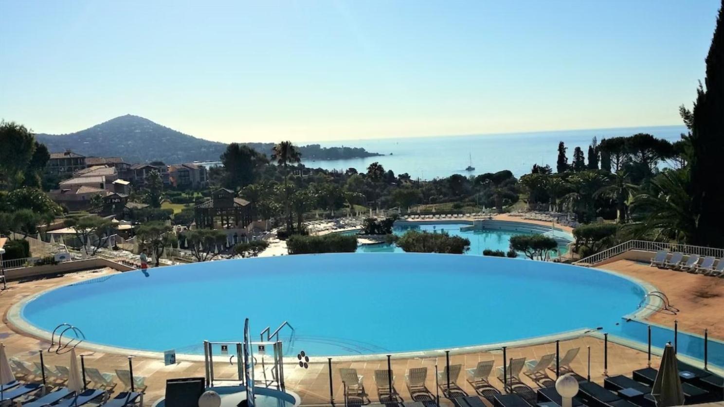 Village Cap Esterel, Piscine, Plage Сен-Рафаэль Экстерьер фото