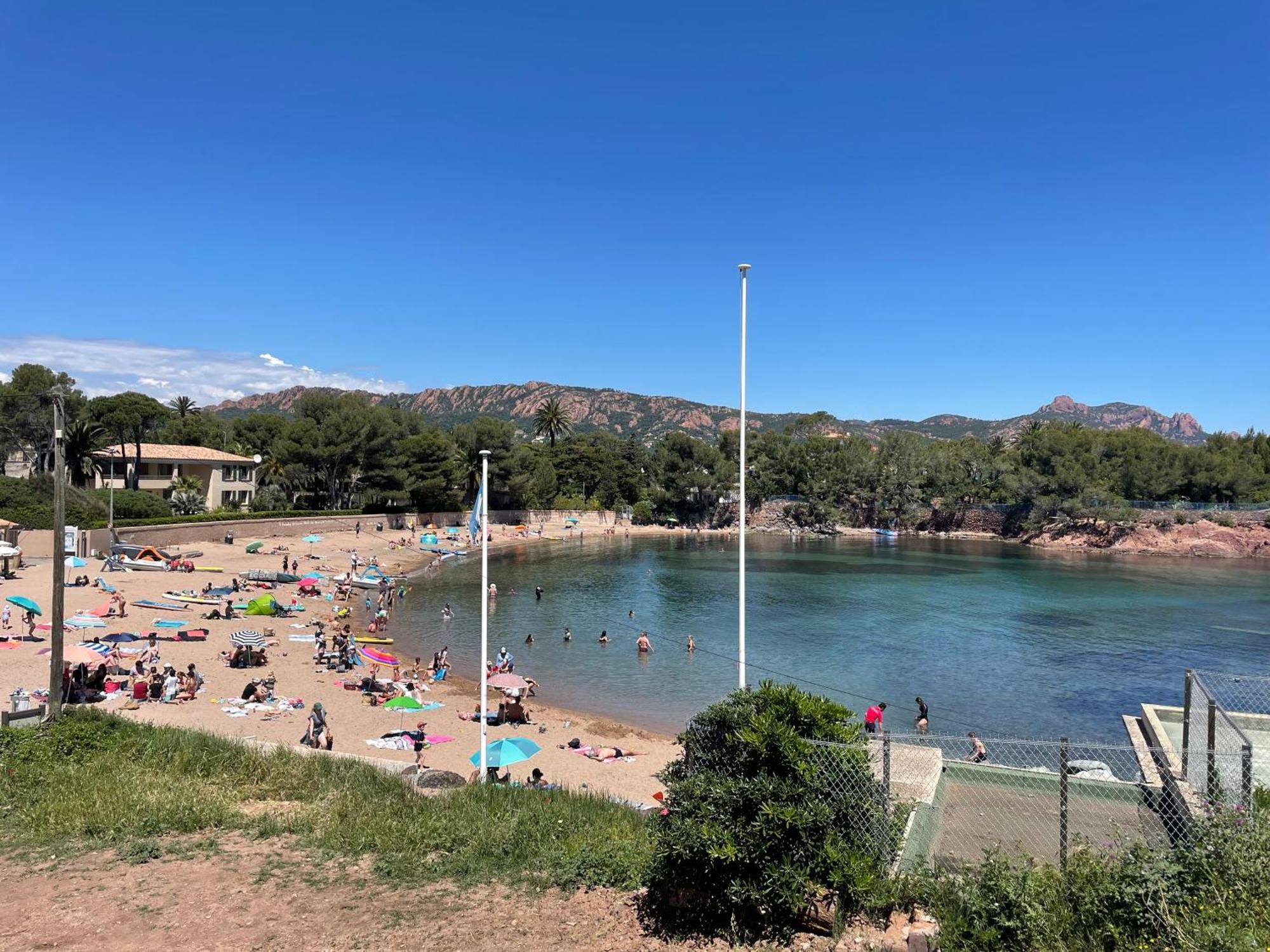 Village Cap Esterel, Piscine, Plage Сен-Рафаэль Экстерьер фото