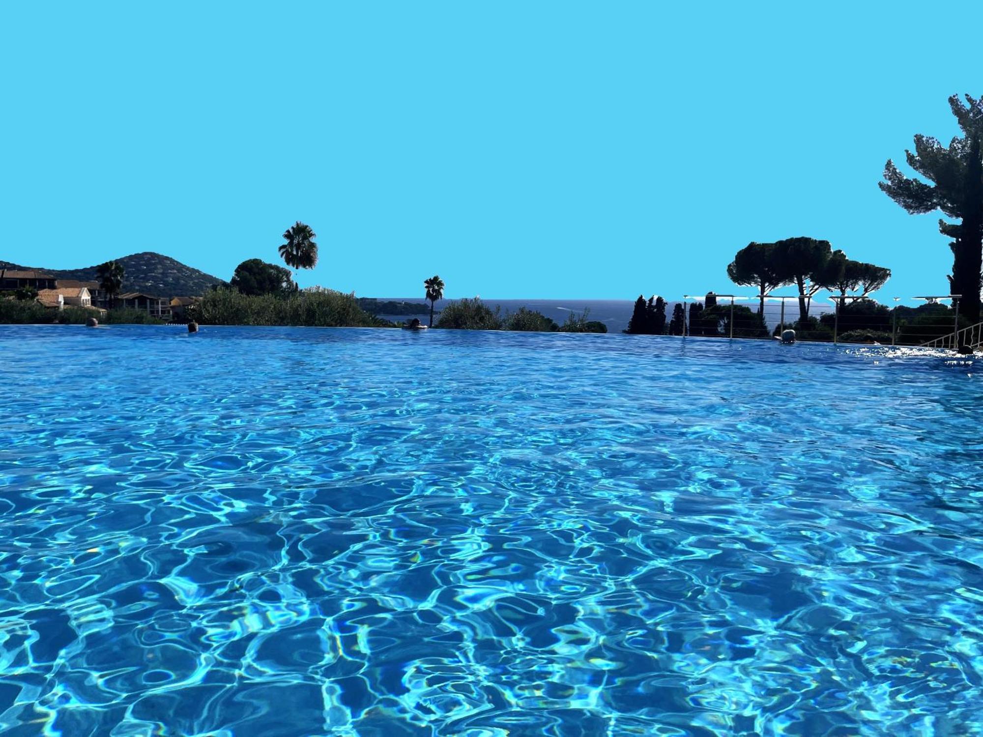 Village Cap Esterel, Piscine, Plage Сен-Рафаэль Экстерьер фото