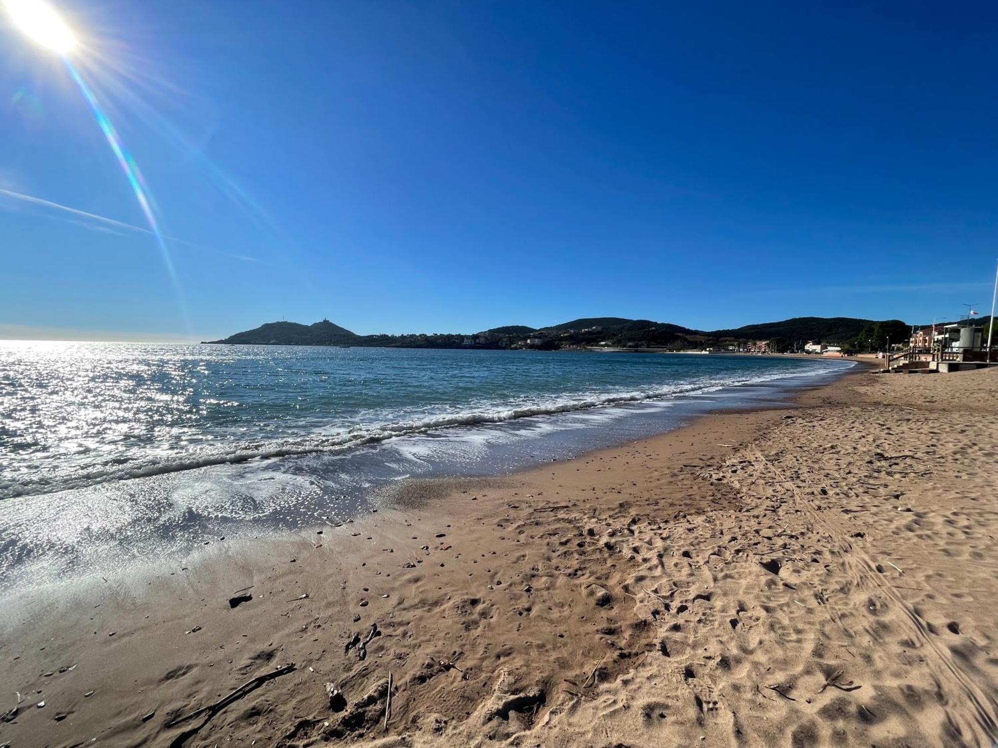 Village Cap Esterel, Piscine, Plage Сен-Рафаэль Экстерьер фото